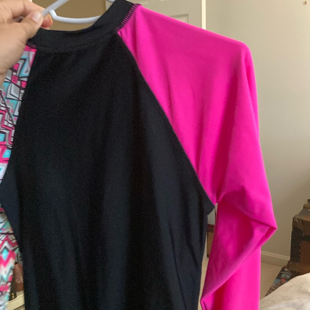 Colorful Geometric Long Sleeve Rash Guard - Picture 3 of 4